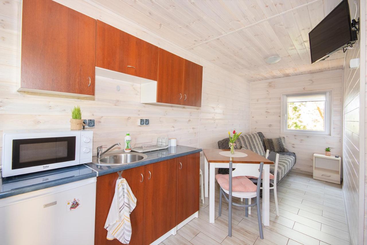 Przyjazna Osada - Domki I Apartamenty Ujście-Darłowskie Buitenkant foto