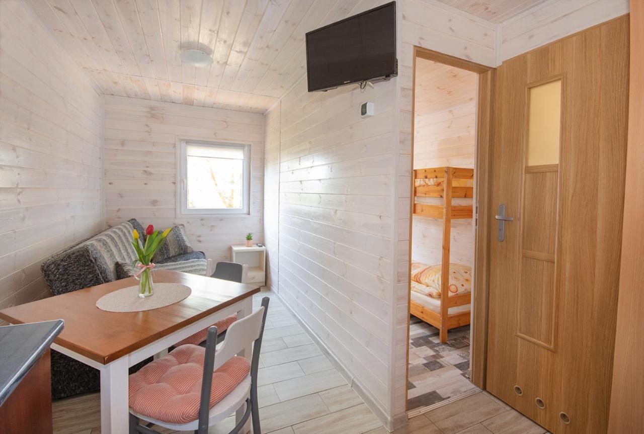 Przyjazna Osada - Domki I Apartamenty Ujście-Darłowskie Buitenkant foto